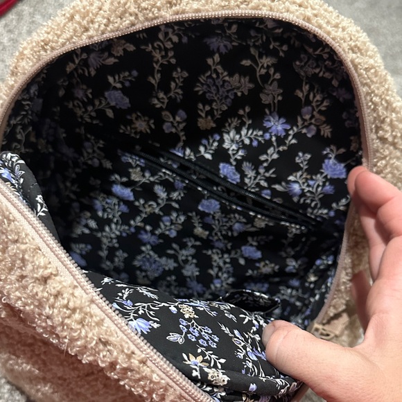 Vera Bradley Beige Quilted Backpack - Picture 4 of 8